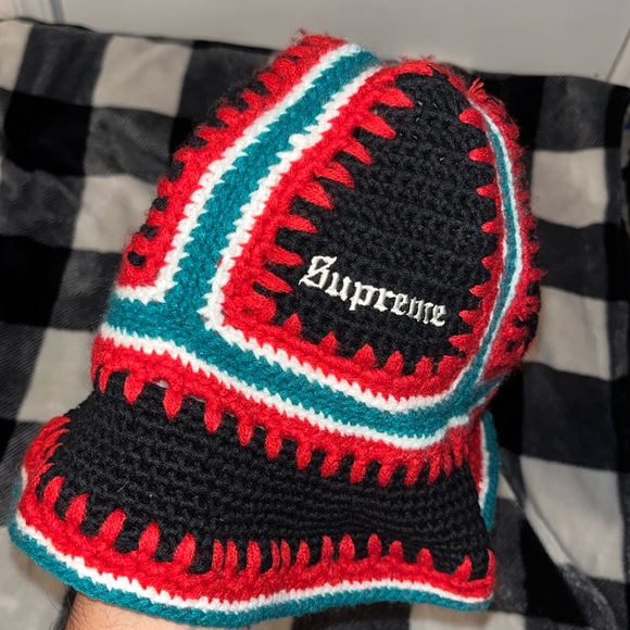 Supreme Crochet Bucket Hat - Picture 4 of 17